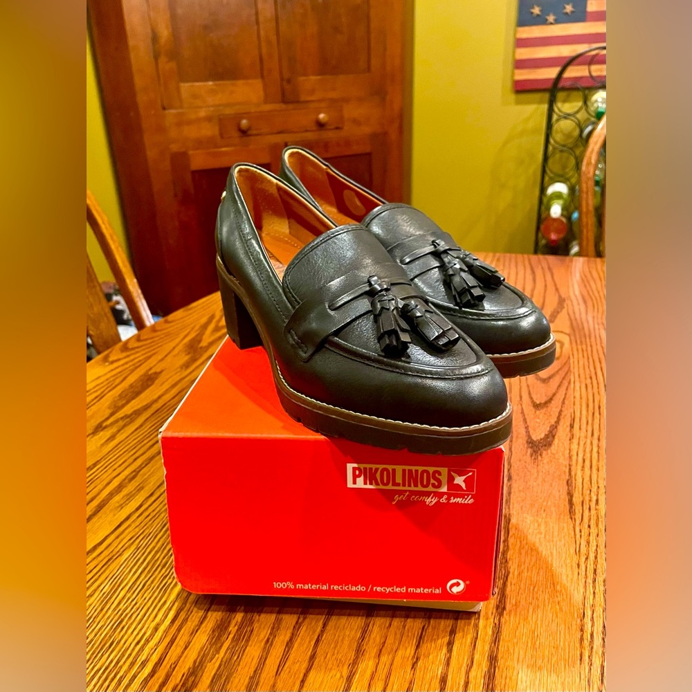 NIB Pikolinos European hand crafted leather block heel blk tassel loafer pump 40